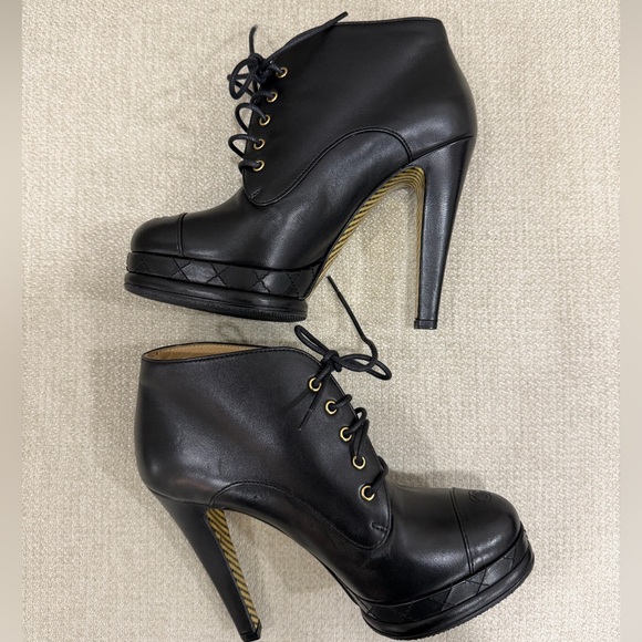 Chanel Black Leather CC Cap Toe Lace Up Platform Ankle Boots Size 37C - Picture 5 of 11